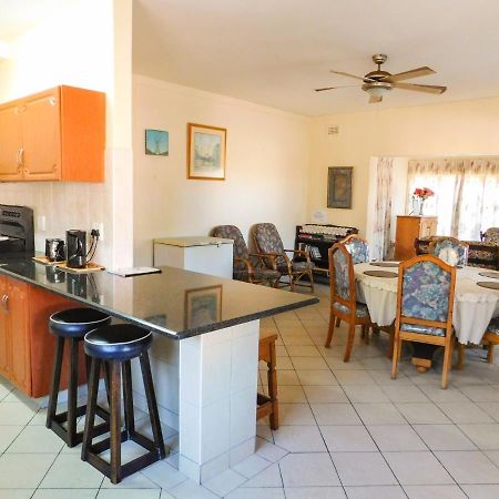 Mama Mia Cottages Oslo Beach Port Shepstone Exteriör bild
