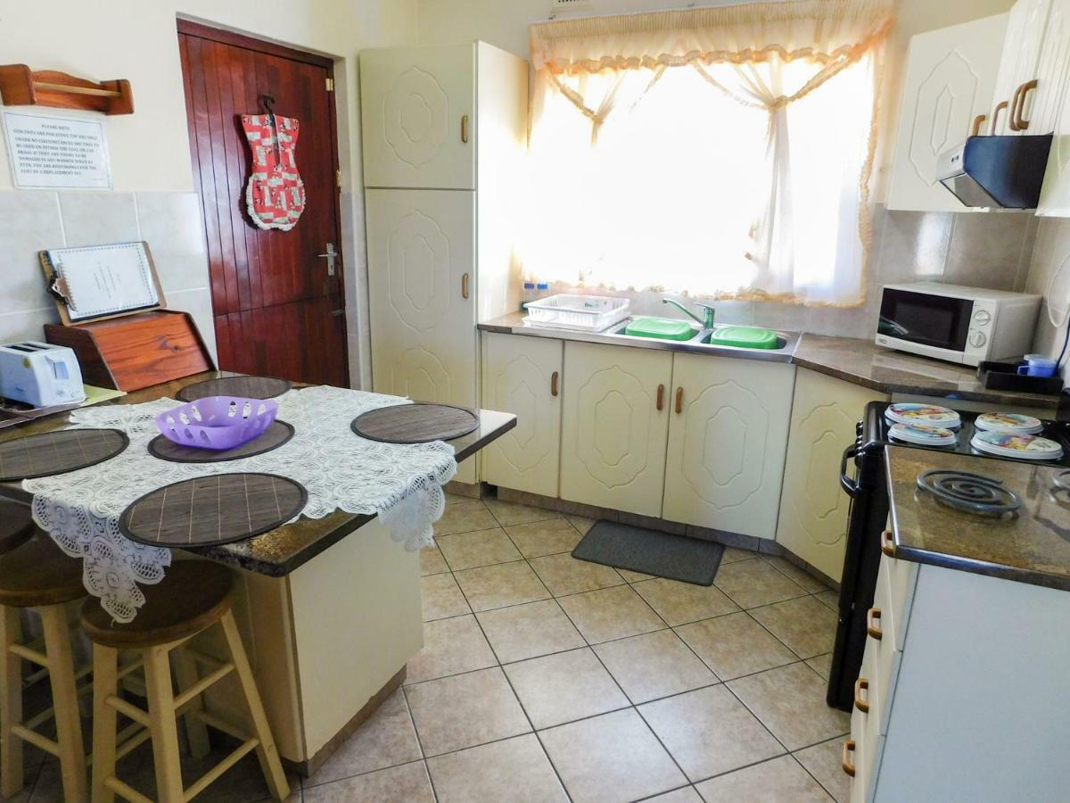 Mama Mia Cottages Oslo Beach Port Shepstone Exteriör bild