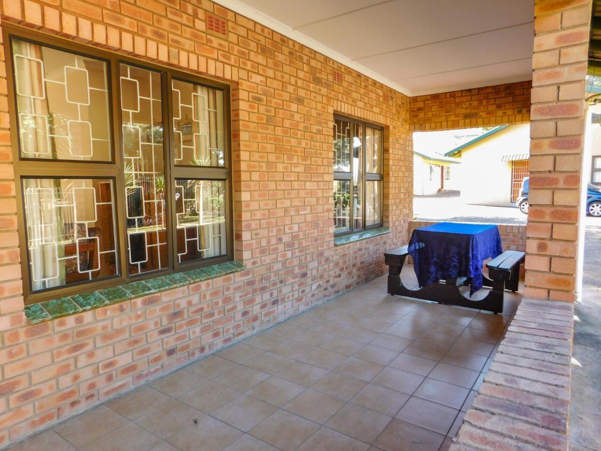 Mama Mia Cottages Oslo Beach Port Shepstone Exteriör bild