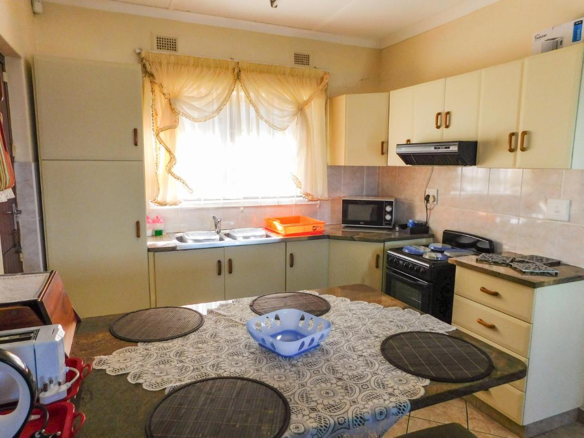 Mama Mia Cottages Oslo Beach Port Shepstone Exteriör bild