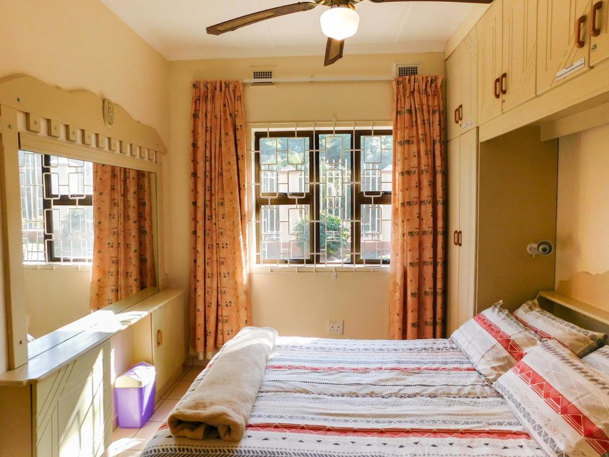 Mama Mia Cottages Oslo Beach Port Shepstone Exteriör bild