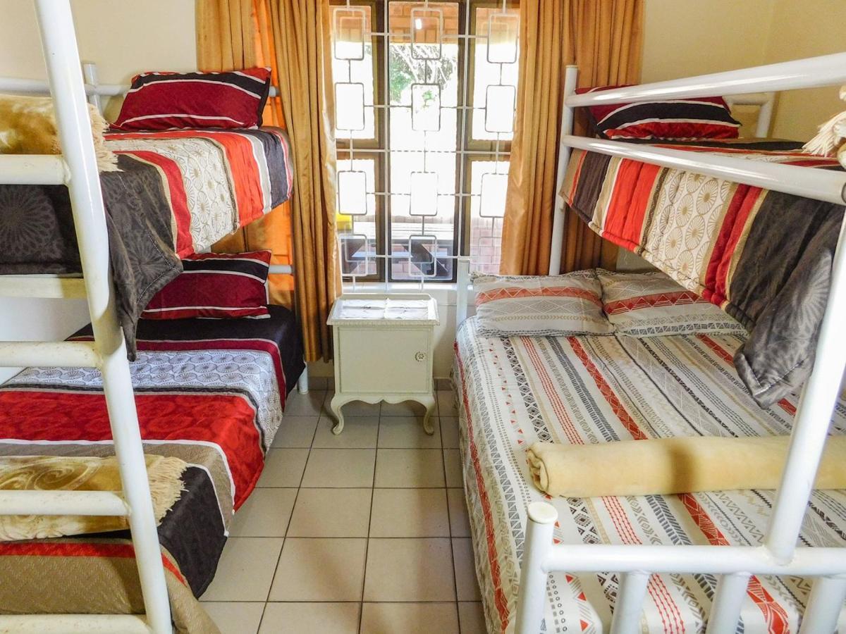 Mama Mia Cottages Oslo Beach Port Shepstone Exteriör bild