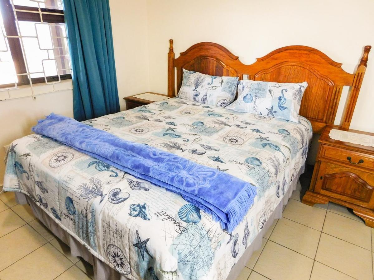 Mama Mia Cottages Oslo Beach Port Shepstone Exteriör bild