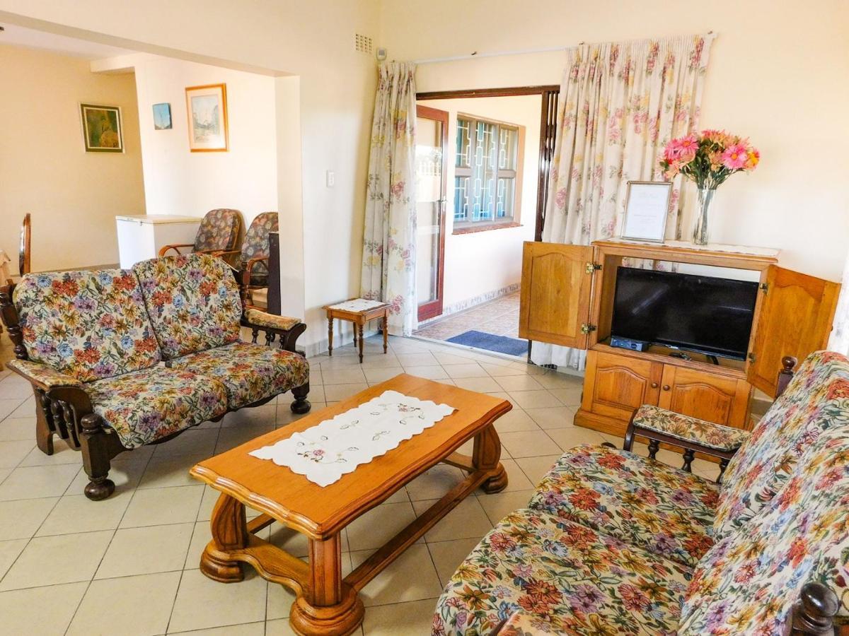 Mama Mia Cottages Oslo Beach Port Shepstone Exteriör bild